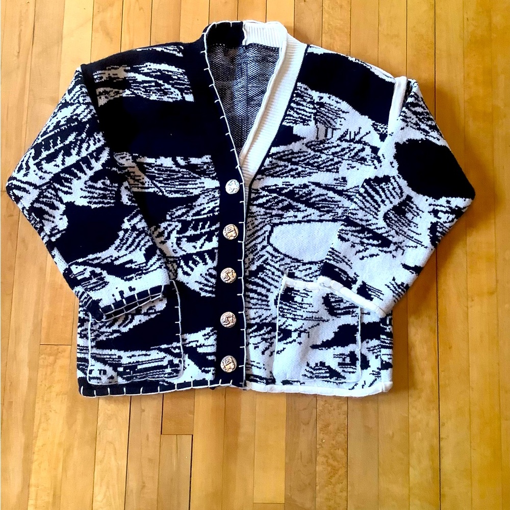 Commense Black and White Cardigan Sweater